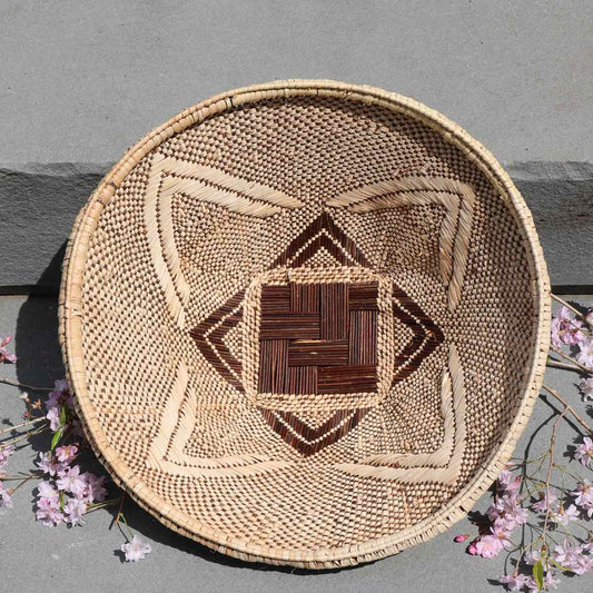 8-large-basket-bowl-for-towel-and-toiletry-presentation