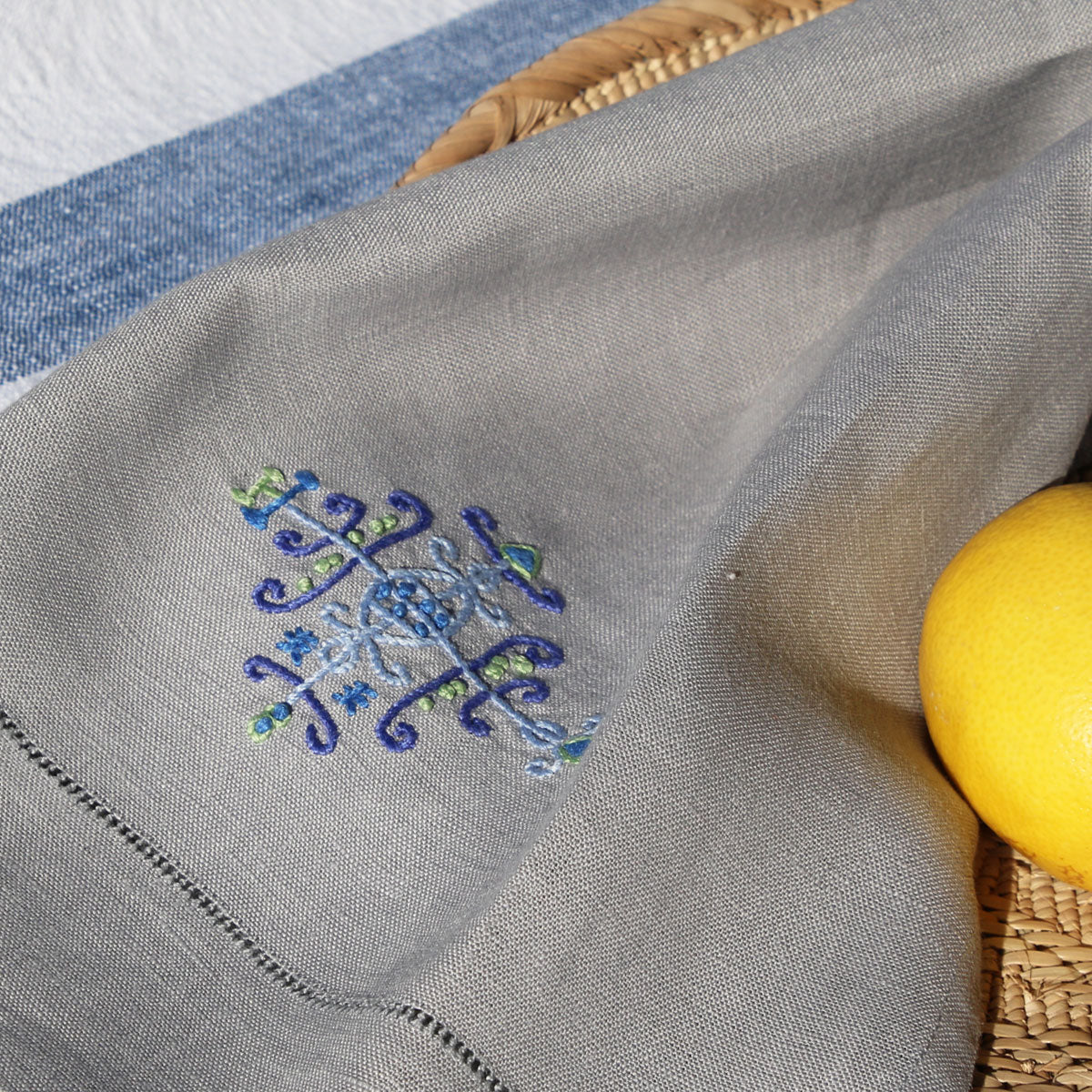 embroidered-hand-tea-towel-for-guest