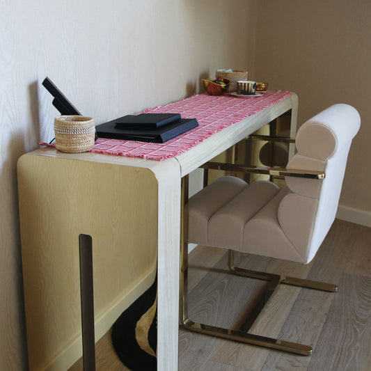 red-and-white-checkered-boucle-luxury-table-cloth-runner