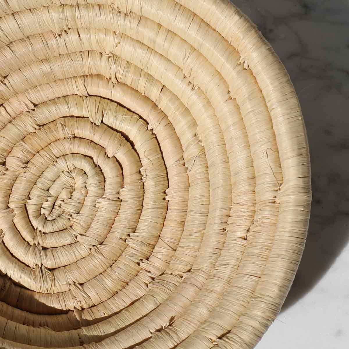 serving-bowl-basket-palm-leaf-natural-fiber-decorative