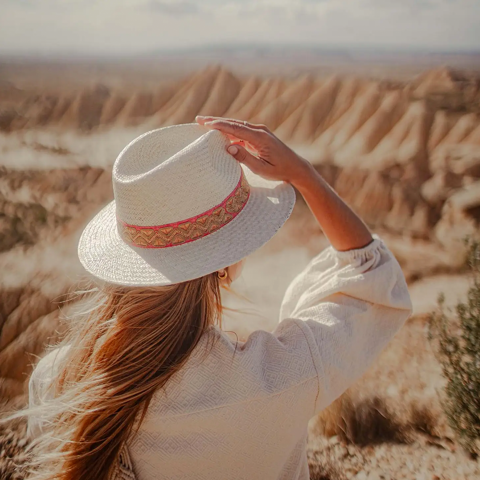       white-straw-fedora-hat-with-pink-rose-gold-ribbon-made-in-italy