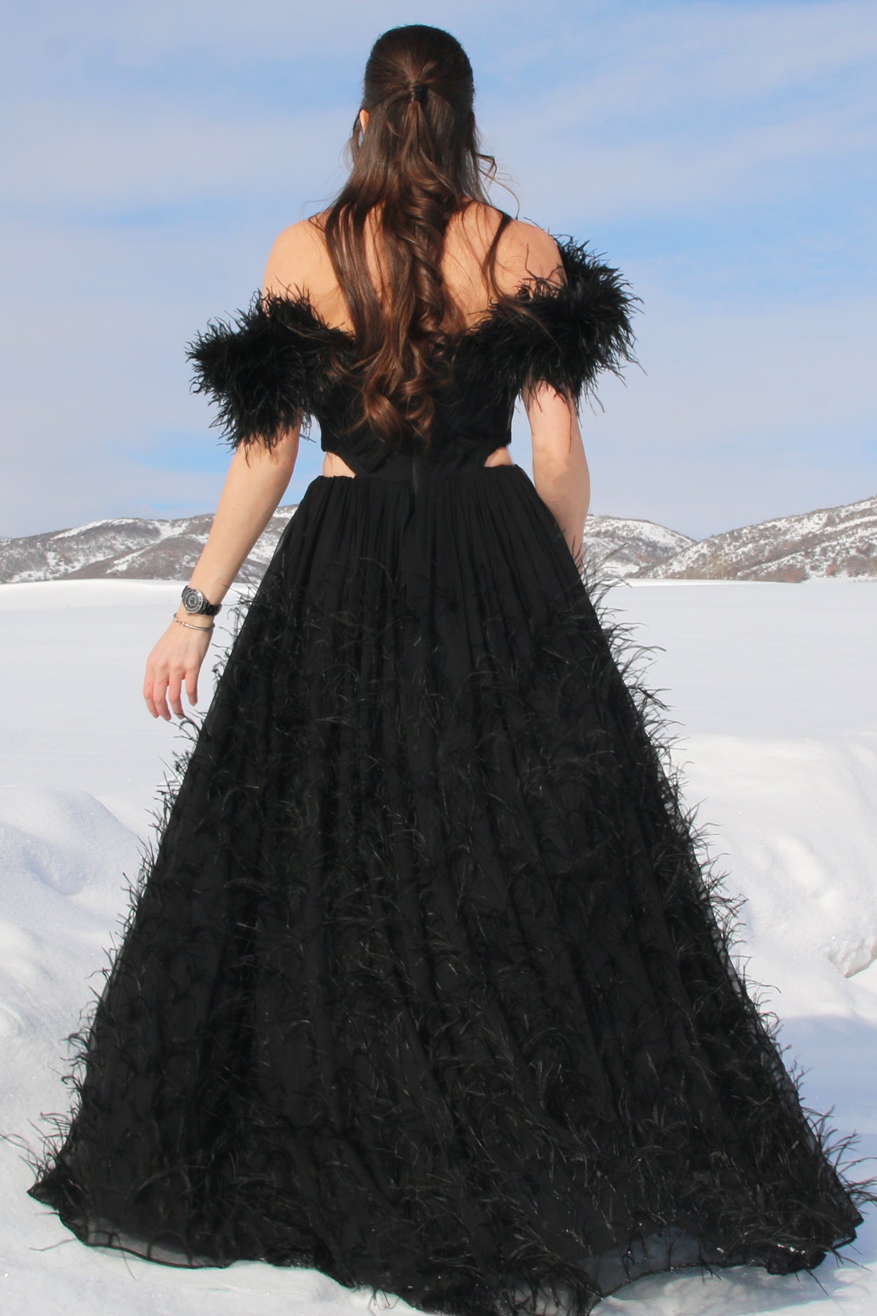    kate-stoltz-feather-gown