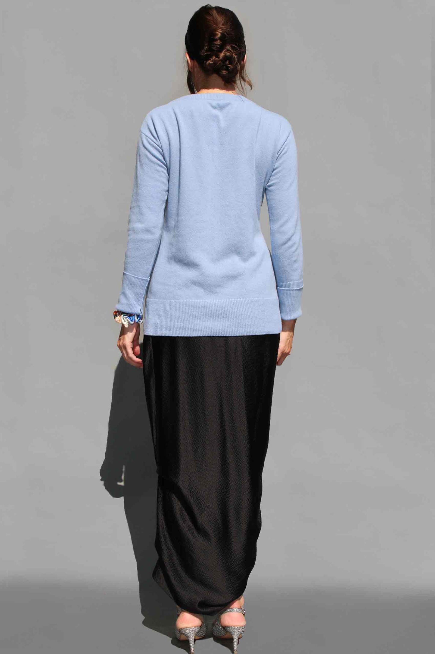 regenerated-cashmere-blue-v-neck-sweater